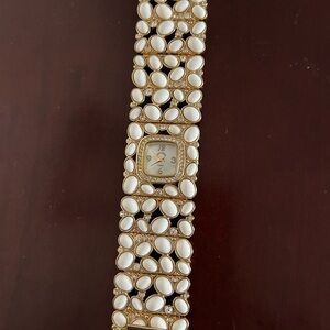 Elegant Vintage Adrienne Gold Rhinestone Pearl Face Watch